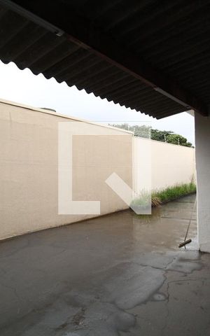 Casa para alugar com 320m², 6 quartos e 1 vagaQuintal