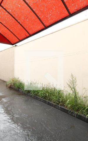 Casa para alugar com 320m², 6 quartos e 1 vagaQuintal