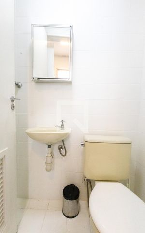 Apartamento para alugar com 85m², 3 quartos e 2 vagasBanheiro de serviço