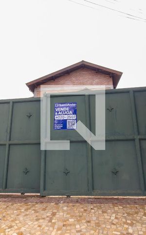 Casa à venda com 360m², 4 quartos e 4 vagasFachada