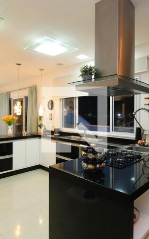 Casa à venda com 400m², 4 quartos e 4 vagasCozinha