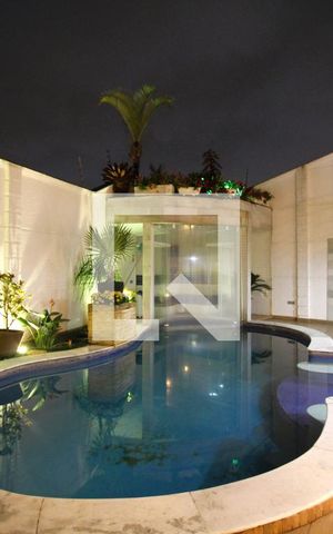 Casa à venda com 400m², 4 quartos e 4 vagasÁrea Exterma - Piscina