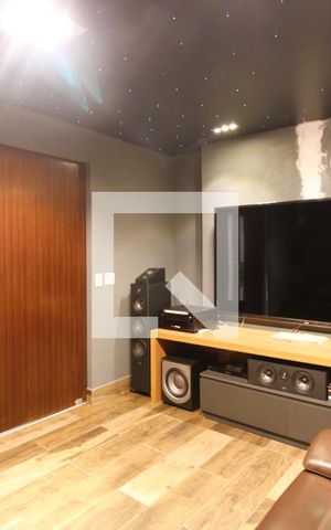 Casa à venda com 400m², 4 quartos e 4 vagasSala de TV