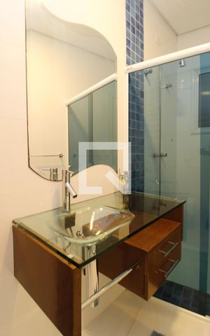 Casa à venda com 400m², 4 quartos e 4 vagasBanheiro da Suíte 1