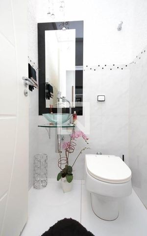 Casa à venda com 400m², 4 quartos e 4 vagas Casa à venda com 400m², 4 quartos e 4 vagasLavabo Sala