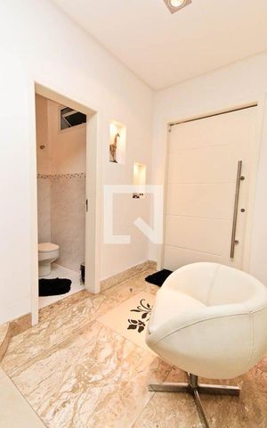 Casa à venda com 400m², 4 quartos e 4 vagas Casa à venda com 400m², 4 quartos e 4 vagasLavabo Sala