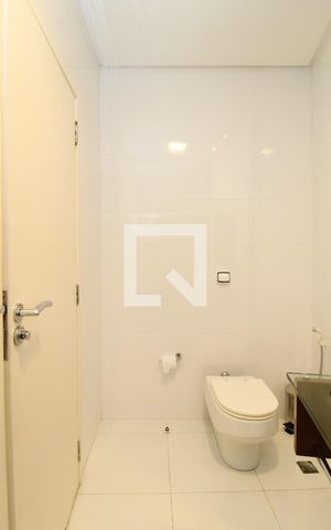 Casa à venda com 400m², 4 quartos e 4 vagasBanheiro da Suíte 1