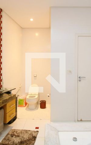 Casa à venda com 400m², 4 quartos e 4 vagasBanheiro da Suíte 4