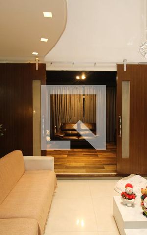Casa à venda com 400m², 4 quartos e 4 vagasSala de TV