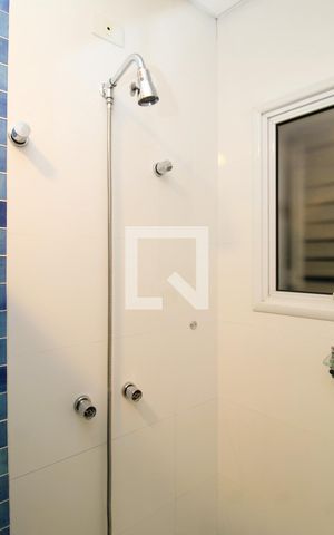 Casa à venda com 400m², 4 quartos e 4 vagasBanheiro da Suíte 1