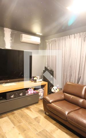 Casa à venda com 400m², 4 quartos e 4 vagasSala de TV
