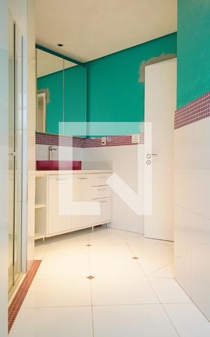 Casa para alugar com 500m², 3 quartos e 4 vagasBanheiro Corredor