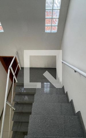 Casa à venda com 225m², 3 quartos e 3 vagas Casa à venda com 225m², 3 quartos e 3 vagasEscadas