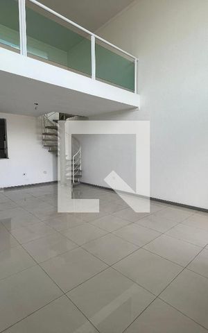 Casa à venda com 225m², 3 quartos e 3 vagas Casa à venda com 225m², 3 quartos e 3 vagasSala