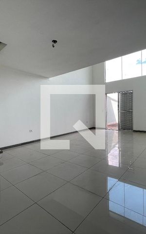 Casa à venda com 225m², 3 quartos e 3 vagas Casa à venda com 225m², 3 quartos e 3 vagasSala