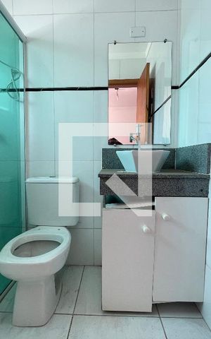 Casa à venda com 225m², 3 quartos e 3 vagas Casa à venda com 225m², 3 quartos e 3 vagasBanheiro da Suíte 1