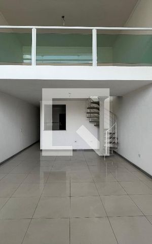 Casa à venda com 225m², 3 quartos e 3 vagas Casa à venda com 225m², 3 quartos e 3 vagasSala