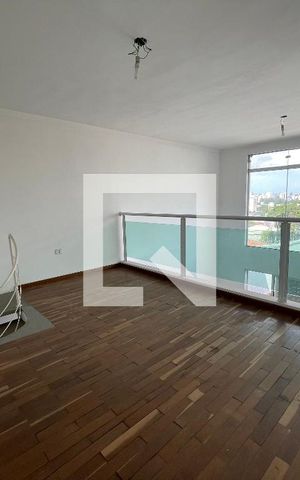 Casa à venda com 225m², 3 quartos e 3 vagas Casa à venda com 225m², 3 quartos e 3 vagasSala