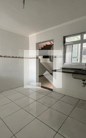 Casa à venda com 225m², 3 quartos e 3 vagas Casa à venda com 225m², 3 quartos e 3 vagasCozinha