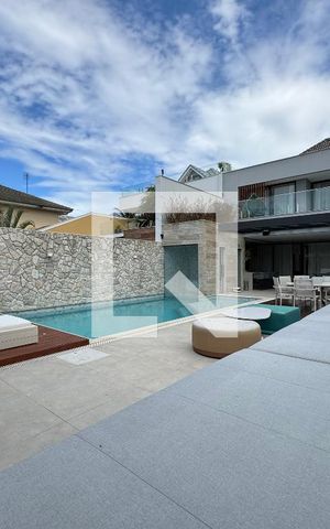 Apartamento à venda com 400m², 4 quartos e 4 vagas Apartamento à venda com 400m², 4 quartos e 4 vagasÁrea externa