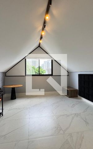 Apartamento à venda com 400m², 4 quartos e 4 vagas Apartamento à venda com 400m², 4 quartos e 4 vagasSótão