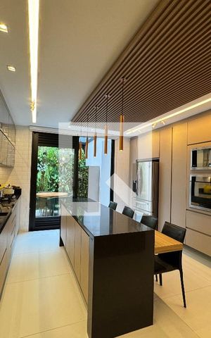 Apartamento à venda com 400m², 4 quartos e 4 vagas Apartamento à venda com 400m², 4 quartos e 4 vagasCozinha
