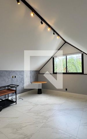 Apartamento à venda com 400m², 4 quartos e 4 vagas Apartamento à venda com 400m², 4 quartos e 4 vagasSótão
