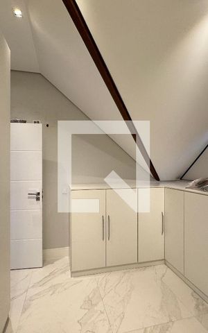 Apartamento à venda com 400m², 4 quartos e 4 vagas Apartamento à venda com 400m², 4 quartos e 4 vagasSótão - Armários