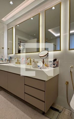 Apartamento à venda com 400m², 4 quartos e 4 vagas Apartamento à venda com 400m², 4 quartos e 4 vagasSuíte 2 - Banheiro