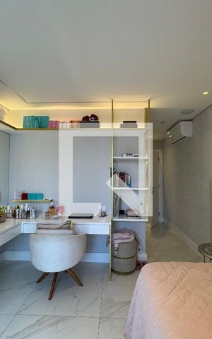 Apartamento à venda com 400m², 4 quartos e 4 vagas Apartamento à venda com 400m², 4 quartos e 4 vagasSuíte 3