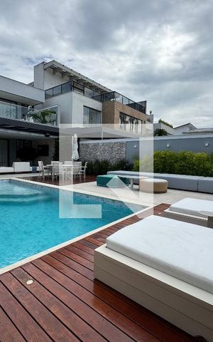 Apartamento à venda com 400m², 4 quartos e 4 vagas Apartamento à venda com 400m², 4 quartos e 4 vagasÁrea externa