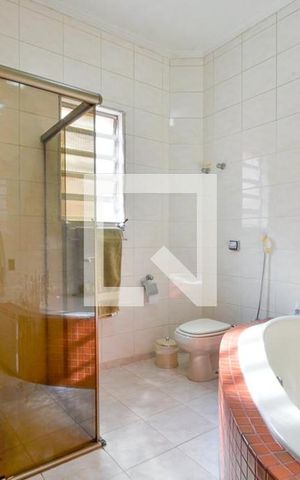 Casa à venda com 252m², 4 quartos e 2 vagas
