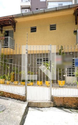 Casa à venda com 213m², 3 quartos e 2 vagasFachada