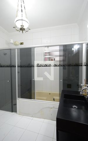 Casa à venda com 213m², 3 quartos e 2 vagasSuíte 1