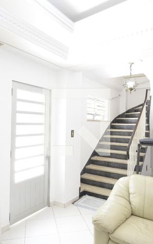 Casa à venda com 213m², 3 quartos e 2 vagasSala
