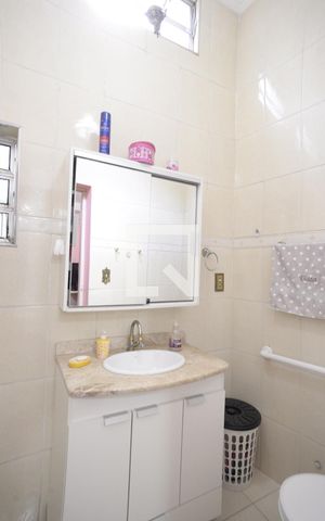 Casa à venda com 213m², 3 quartos e 2 vagasSuíte 2