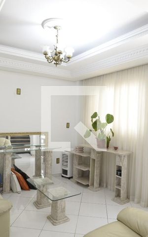 Casa à venda com 213m², 3 quartos e 2 vagasSala