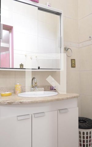 Casa à venda com 213m², 3 quartos e 2 vagasSuíte 2