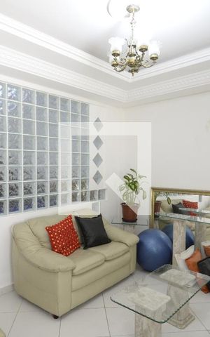 Casa à venda com 213m², 3 quartos e 2 vagasSala