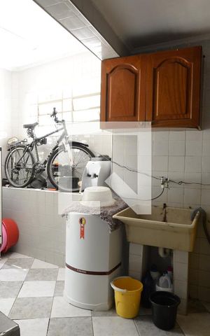 Casa à venda com 213m², 3 quartos e 2 vagasÁrea de Serviço