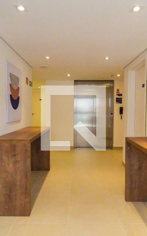 Apartamento para alugar com 33m², 2 quartos e sem vaga Apartamento para alugar com 33m², 2 quartos e sem vagaHall