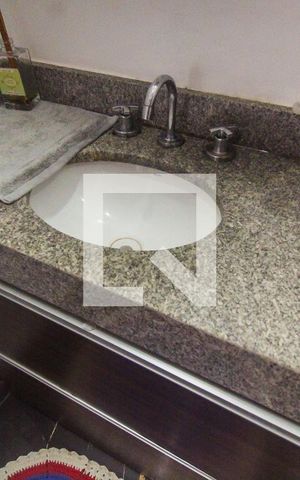 Apartamento para alugar com 33m², 2 quartos e sem vaga Apartamento para alugar com 33m², 2 quartos e sem vagaBanheiro