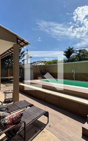 Casa de condomínio à venda com 280m², 4 quartos e 1 vaga Casa de condomínio à venda com 280m², 4 quartos e 1 vagaÁrea externa