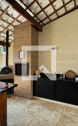 Casa de condomínio à venda com 280m², 4 quartos e 1 vaga Casa de condomínio à venda com 280m², 4 quartos e 1 vagaÁrea externa