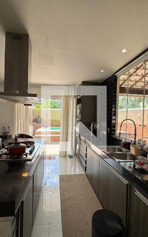 Casa de condomínio à venda com 280m², 4 quartos e 1 vaga Casa de condomínio à venda com 280m², 4 quartos e 1 vagaCozinha
