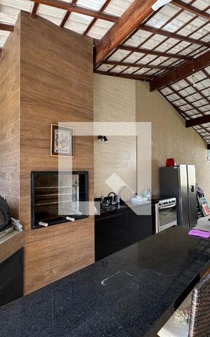 Casa de condomínio à venda com 280m², 4 quartos e 1 vaga Casa de condomínio à venda com 280m², 4 quartos e 1 vagaÁrea externa