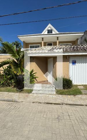 Casa de condomínio à venda com 280m², 4 quartos e 1 vaga Casa de condomínio à venda com 280m², 4 quartos e 1 vagaFachada