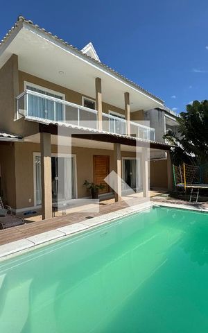 Casa de condomínio à venda com 280m², 4 quartos e 1 vaga Casa de condomínio à venda com 280m², 4 quartos e 1 vagaÁrea externa