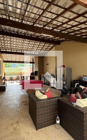 Casa de condomínio à venda com 280m², 4 quartos e 1 vaga Casa de condomínio à venda com 280m², 4 quartos e 1 vagaÁrea externa