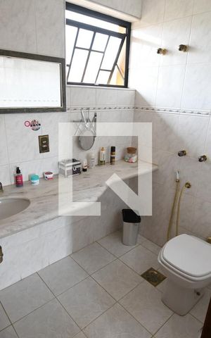Casa de condomínio à venda com 400m², 5 quartos e 4 vagasBanheiro 2